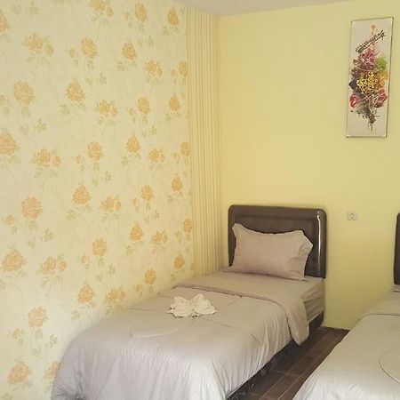 Adel'S Guest House Μαλάνγκ Εξωτερικό φωτογραφία